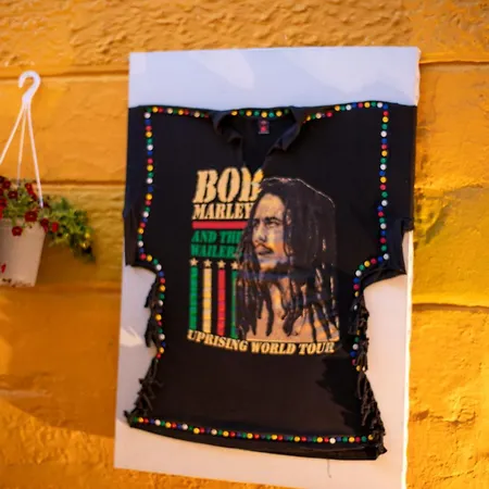 Bed & Breakfast Bob Marley & *