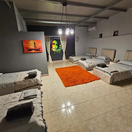 Bed & Breakfast Bob Marley & Tirana